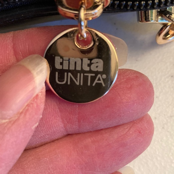 NWT Black Lip-Shaped Clutch with Gold Chain - Picture 2 of 6